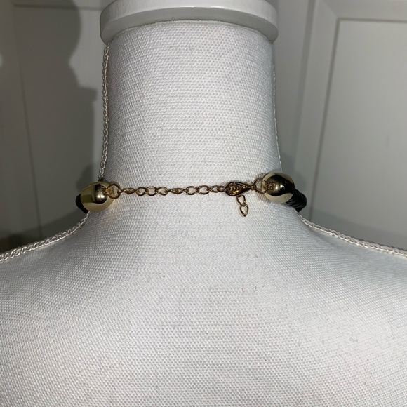 3/$10 🔆 Large Statement Necklace - Picture 5 of 6